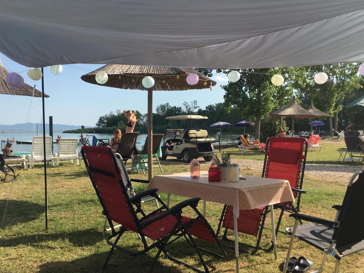 Camping Village Punta Navaccia Tuoro sul Trasimeno Exterior foto